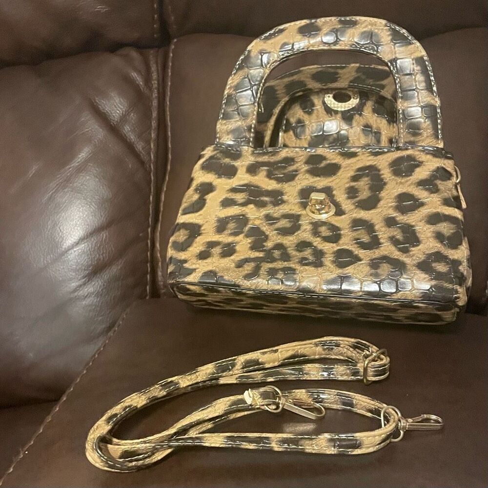 Leopard Mini Satchel Bag with Lock Closure and 41” Crossbody Strap NWOT - Picture 3 of 8